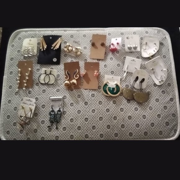 Jewelry - New 15 Earring Bundle Lot